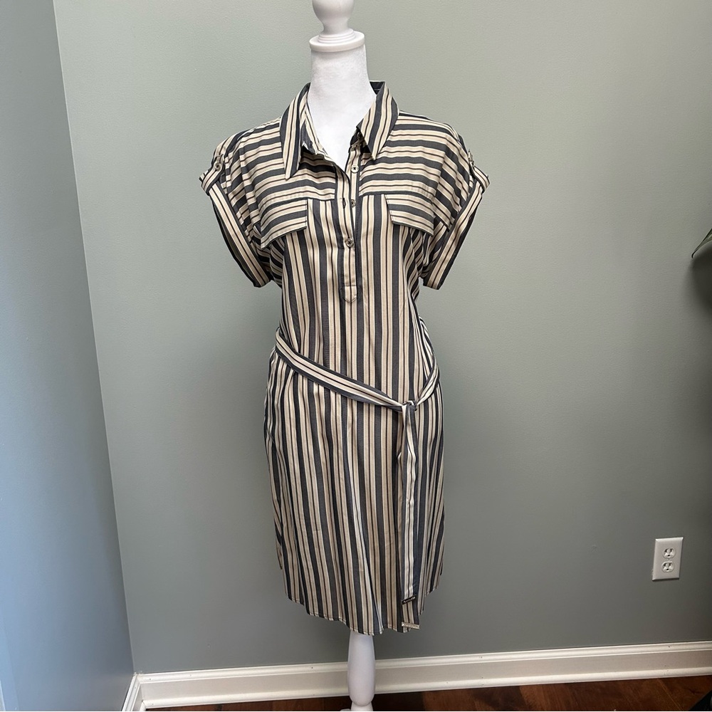 Woman’s Tommy Hilfiger size 8 tan and blue dress